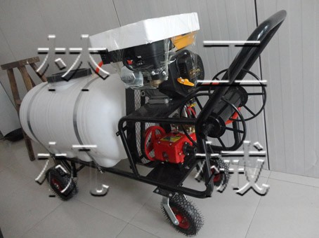 新型农药喷雾机--林工机械