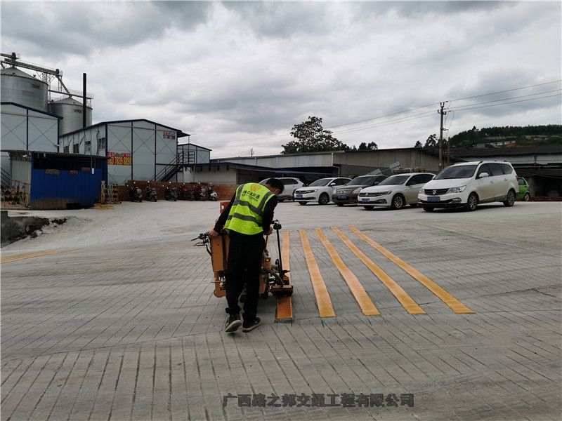 广西贵港市减速线划线公司