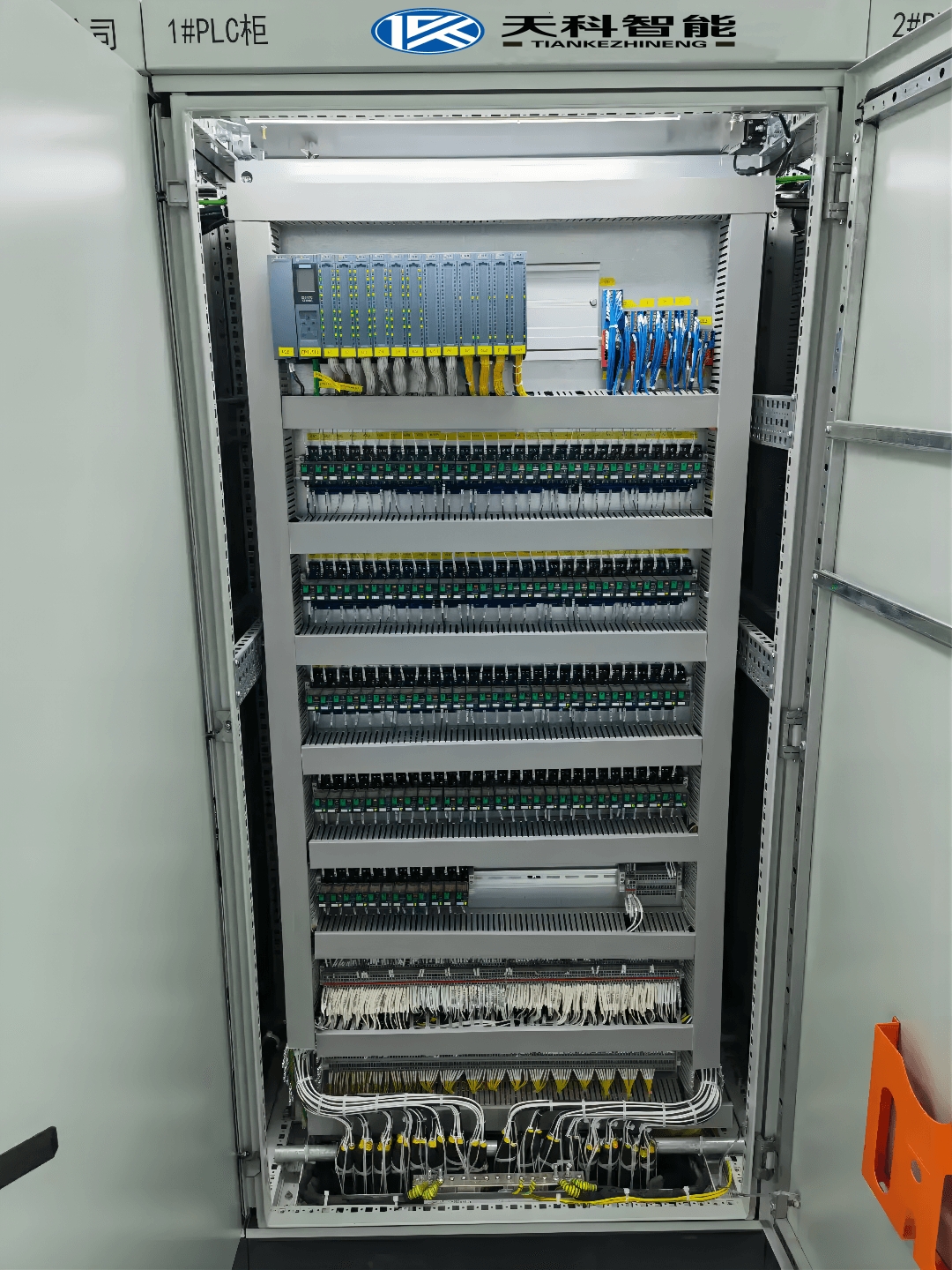 PLC控制柜可编程控制柜，成套的控制柜，可实现电机，开关的控制的电气柜