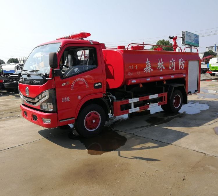 国六东风4.5吨消防洒水车江特厂区应急消防车